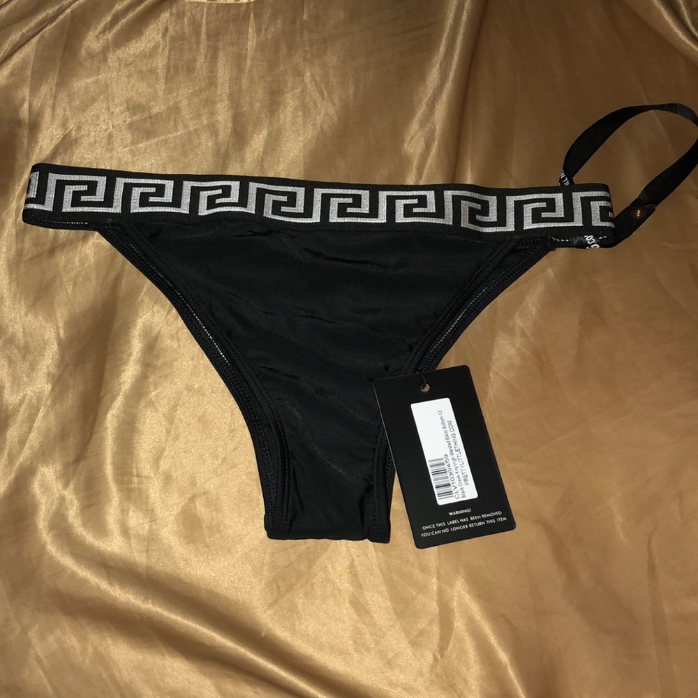 NWT prettylittlething bikini bottom size 8
